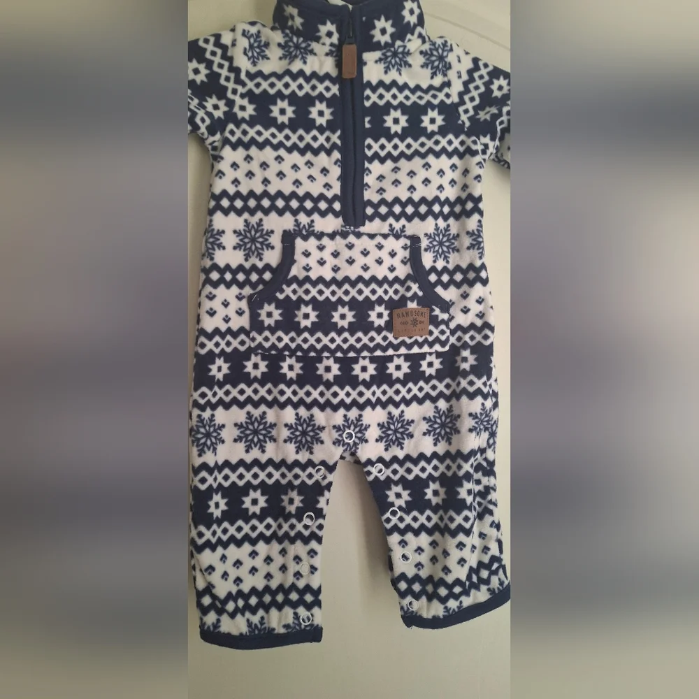 Carter’s‎ One Piece Handsome Little Guy Snowflake Suit 3M Winter Christmas Sku4